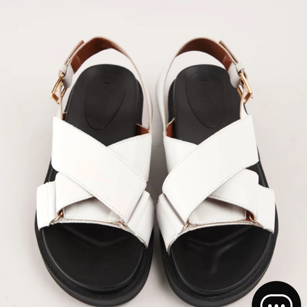 Peppery Mayo Sandals